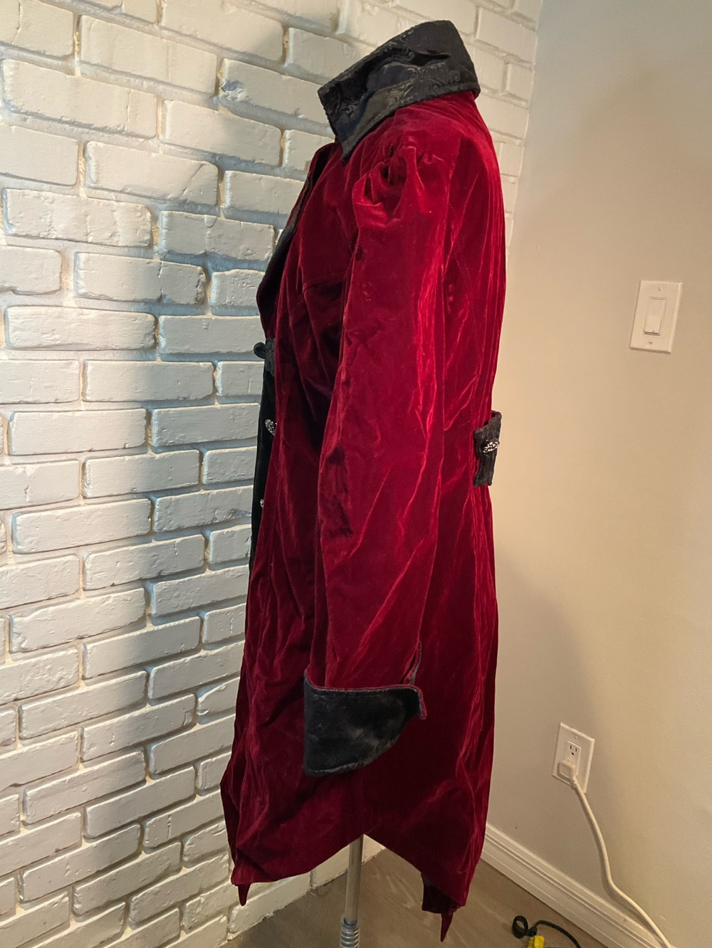 Spirit Women's Burgundy & Black Velvet Coat - Picture 2 of 6